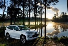 perbedaan fitur dan spesifikasi tiap varian new pajero sport